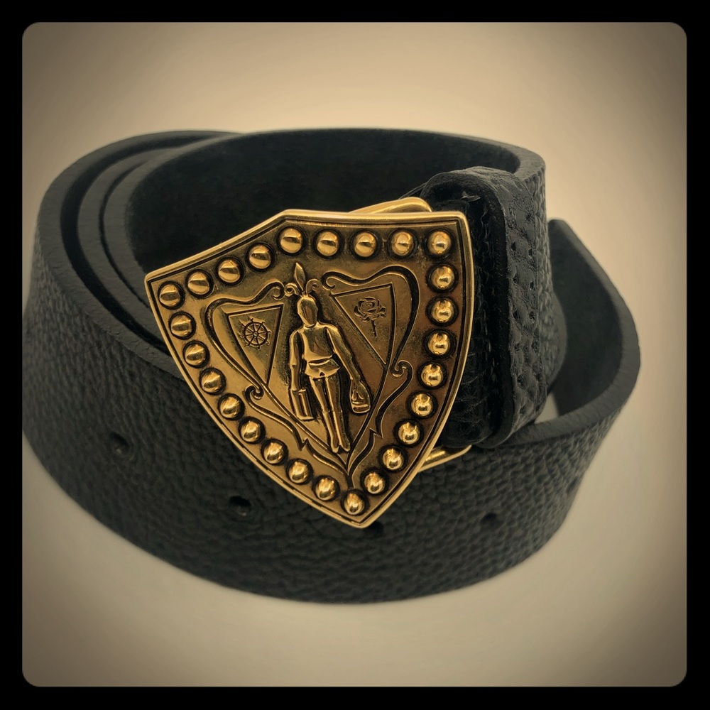 Gucci Crest Buckle Black Leather Belt